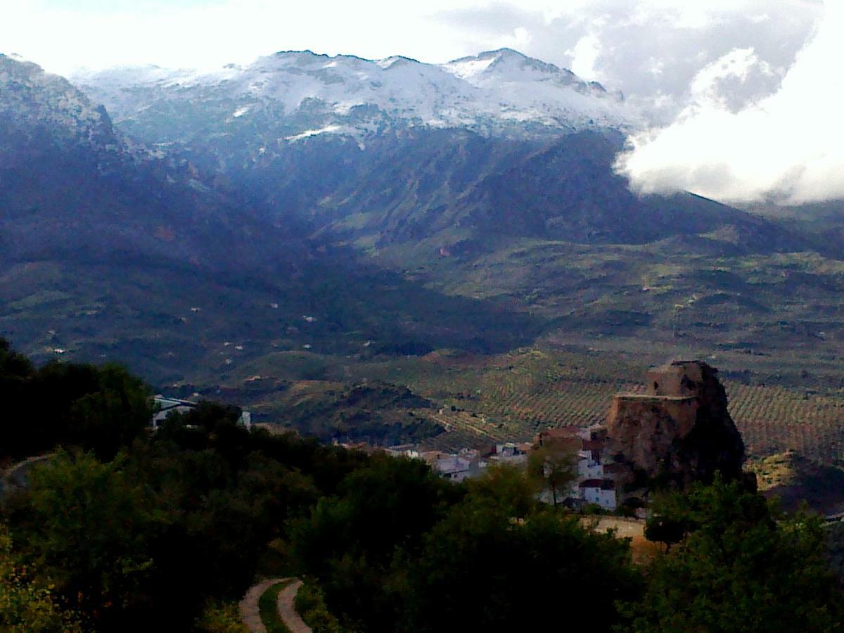 Alojamiento Rural El Agueelo Huelma Esterno foto
