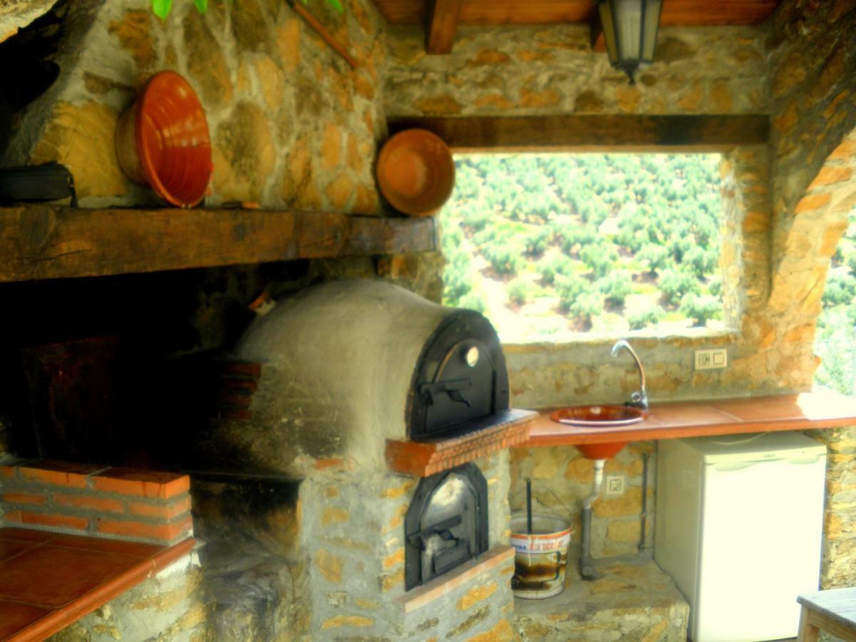 Alojamiento Rural El Agueelo Huelma Esterno foto